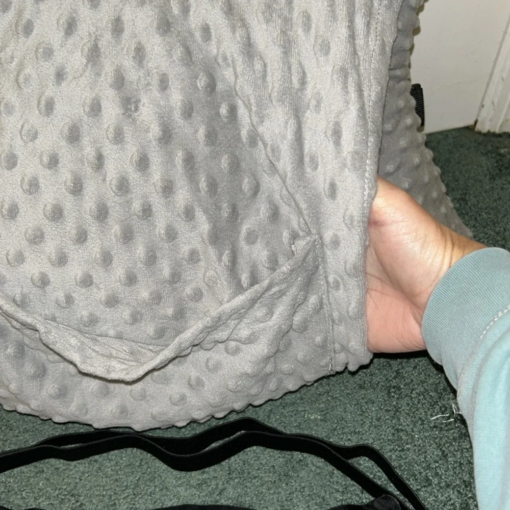 Heal Easier with Moyoama pillow -For any lower abdominal/tummy surgery recovery - Picture 3 of 5
